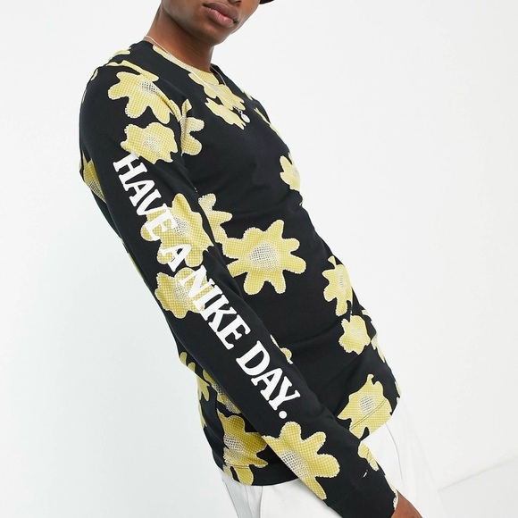 Nike Rare Pixelated Daisy Graphic Long Sleeve Shirt size Large - Picture 1 of 8